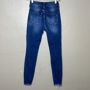 KanCan Jeans ESTILO Skinny Stretchy 5 Pocket Distressed Hem Whiskering 23